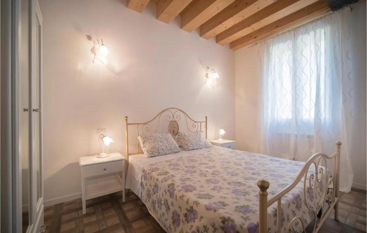 Amazing Apartment In Valnogaredo Pd With 3 Bedrooms, Wifi And Outdoor Swimming Pool Boccon